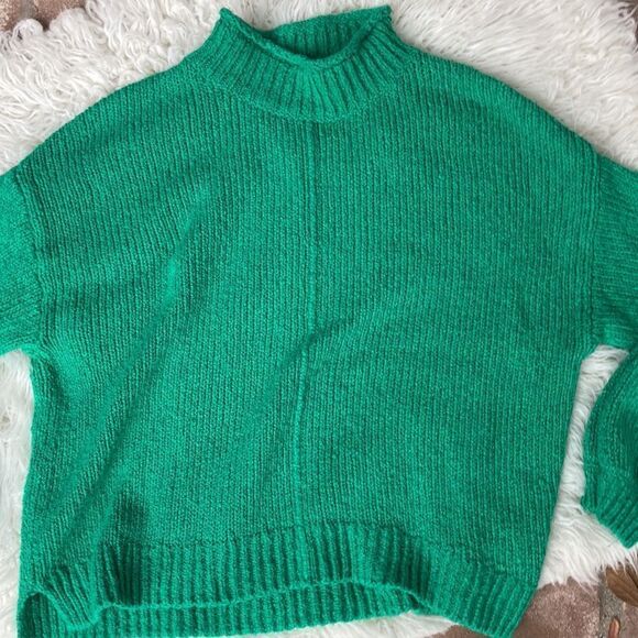 BP Green Long Sleeve Crewneck Pullover Sweater Size XS - Picture 2 of 9